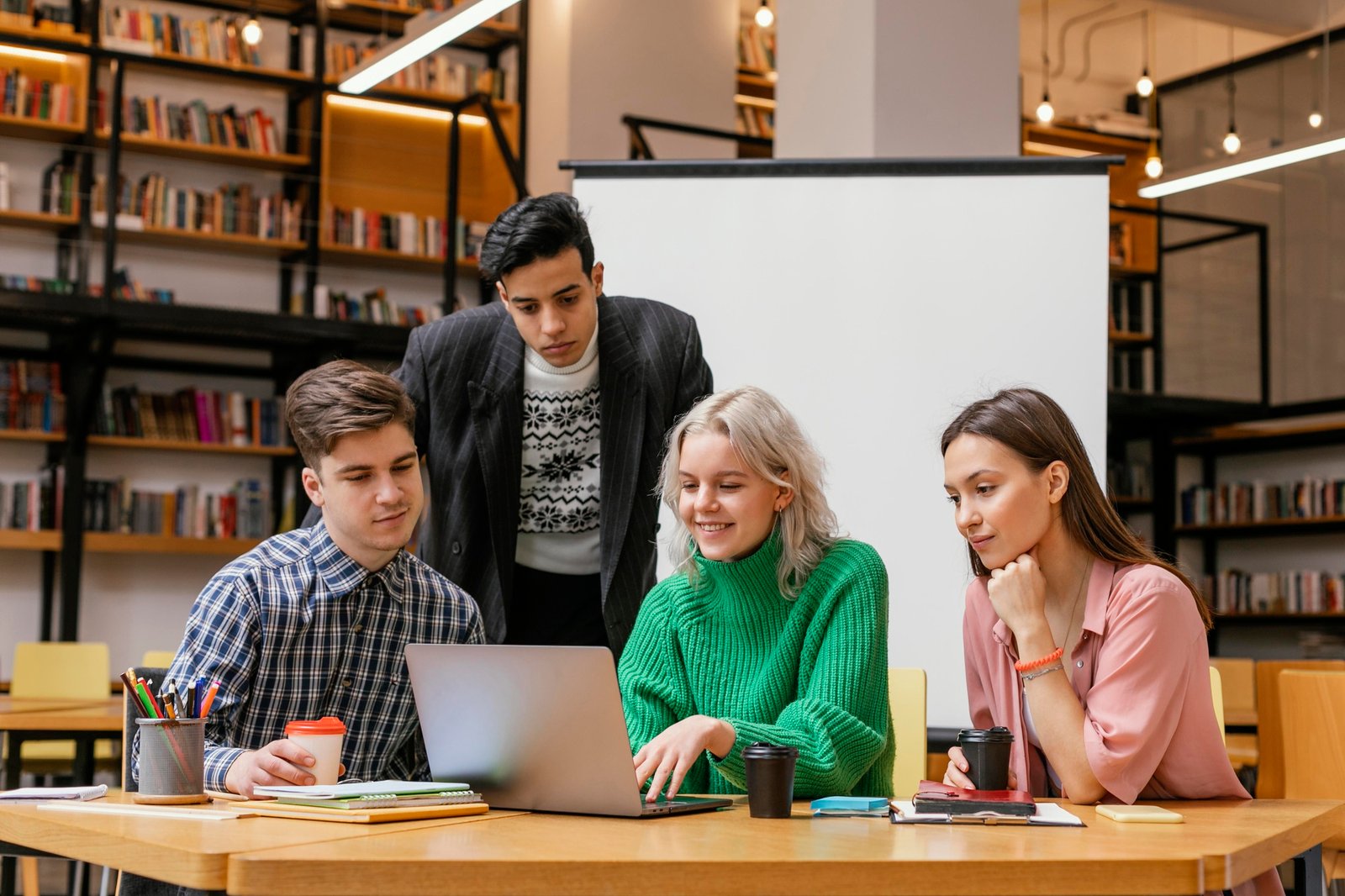 entrepreneurs-meeting-office services